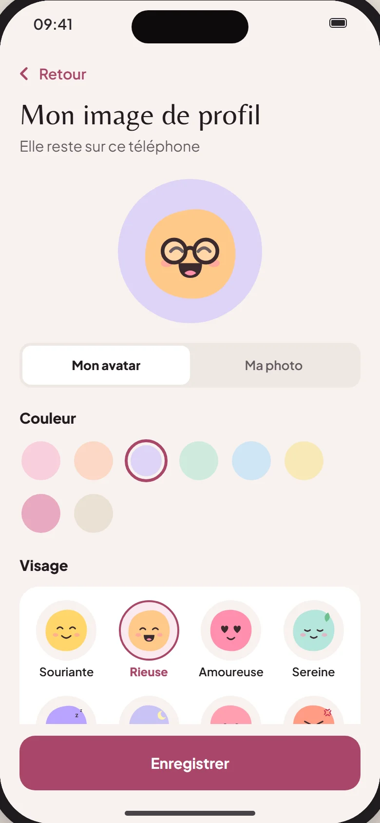 Mon image de profil : un avatar lilas, visage rieur et lunettes, « Elle reste sur ce téléphone »